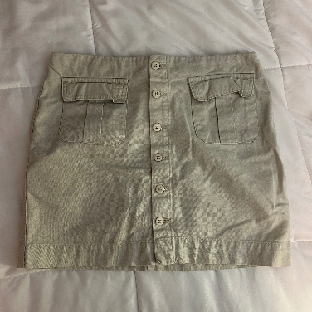 GAP cream cargo button mini skirt size 6